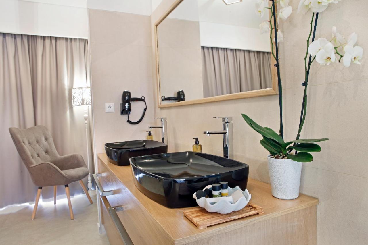 Lilium Luxury Suites Agia Marina Exterior foto