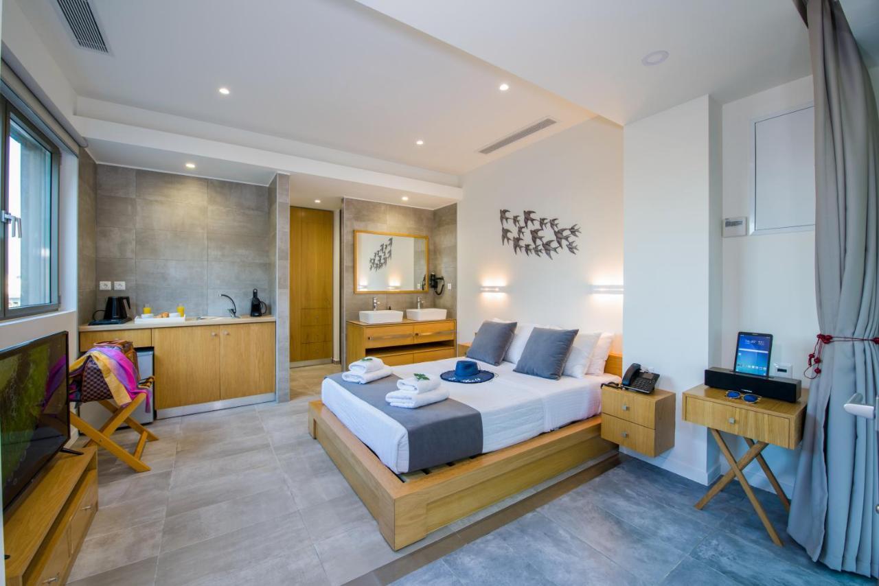 Lilium Luxury Suites Agia Marina Exterior foto